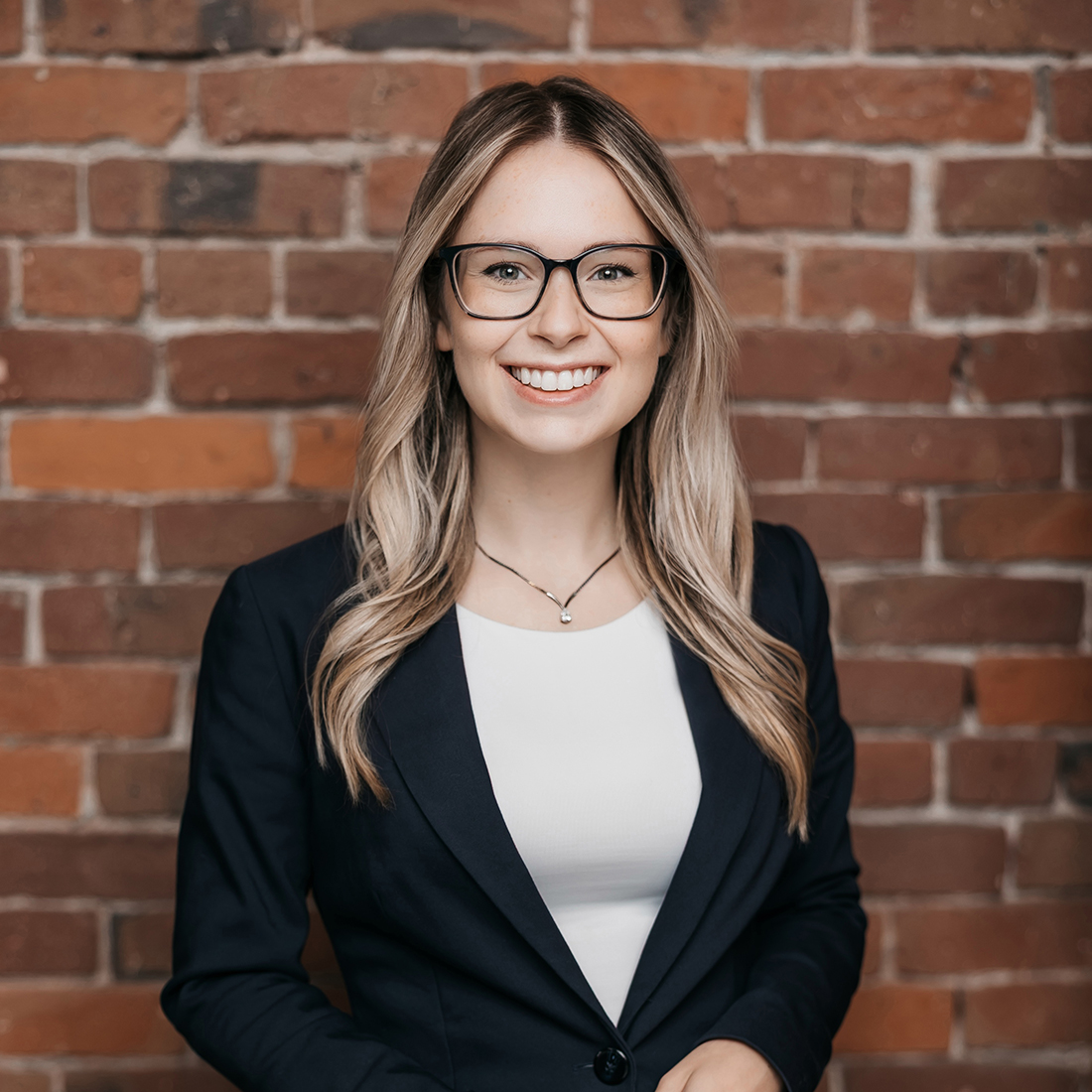 caitlin-wright-BFGlaw-1100
